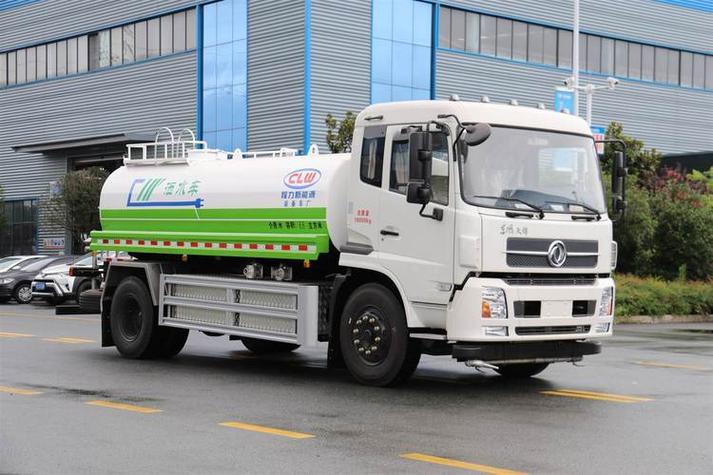 電動灑水車 智能避障護(hù)航，開啟綠色清潔新時代